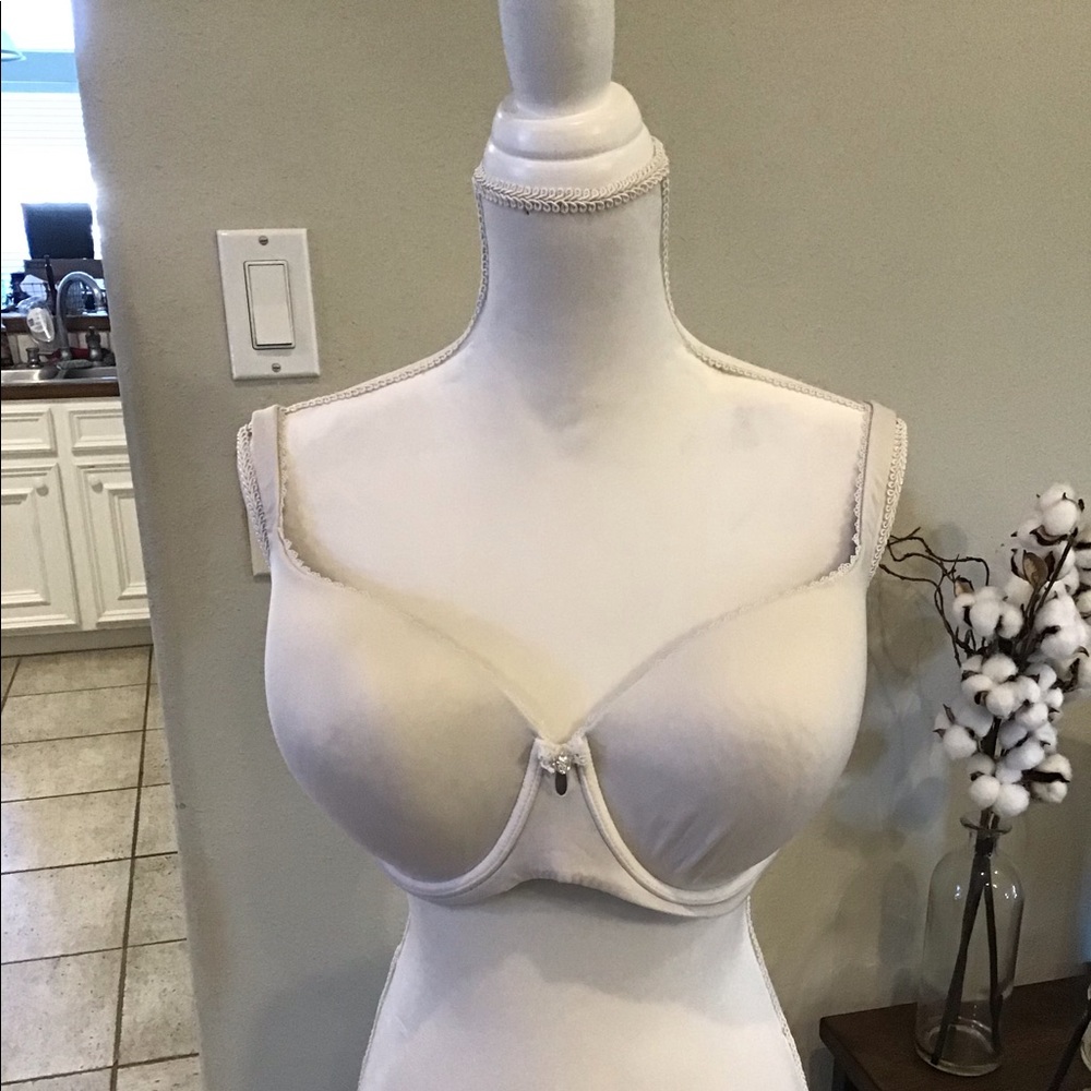 Women’s bra - Picture 1 of 3